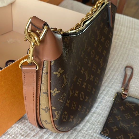 Louis Vuitton Loop Hobo - Picture 6 of 11